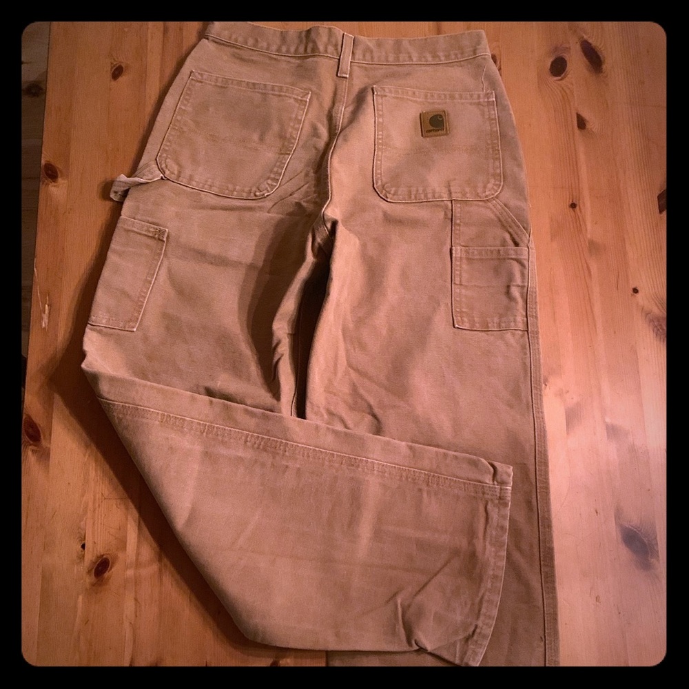 Women’s high-waisted Vintage Carhartt jeans